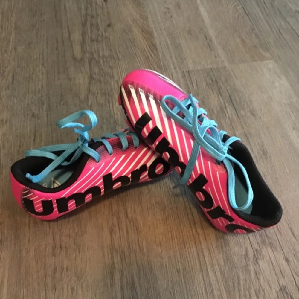 Umbro Pink Kids Soccer Cleats